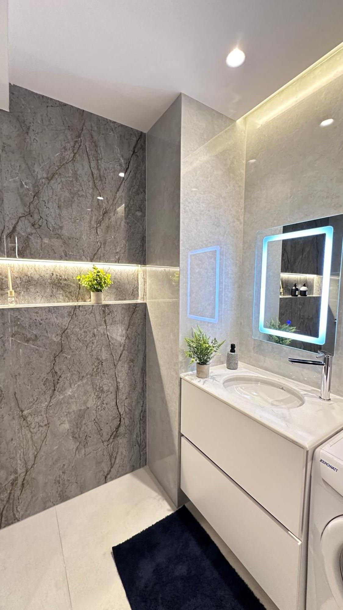 Frida Luxury Apartment Тирана Экстерьер фото